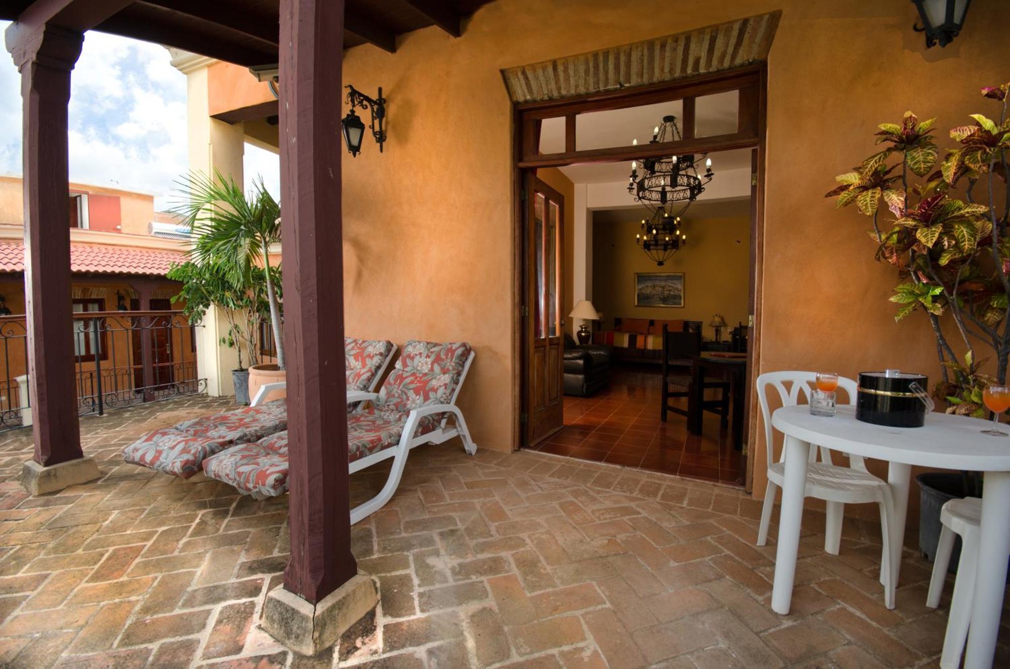 Deluxe King Suite