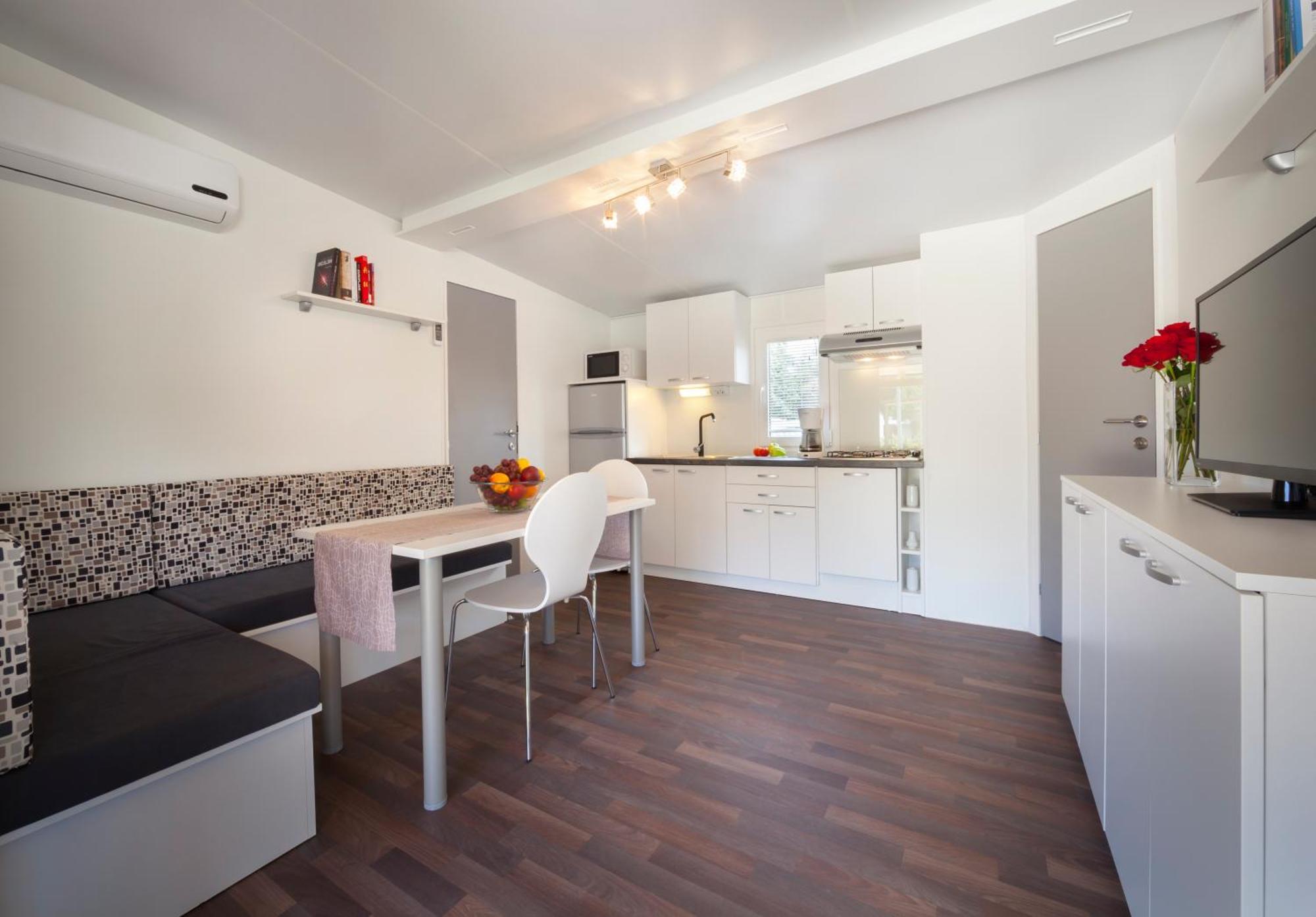Standard Mobile Home Whirlpool