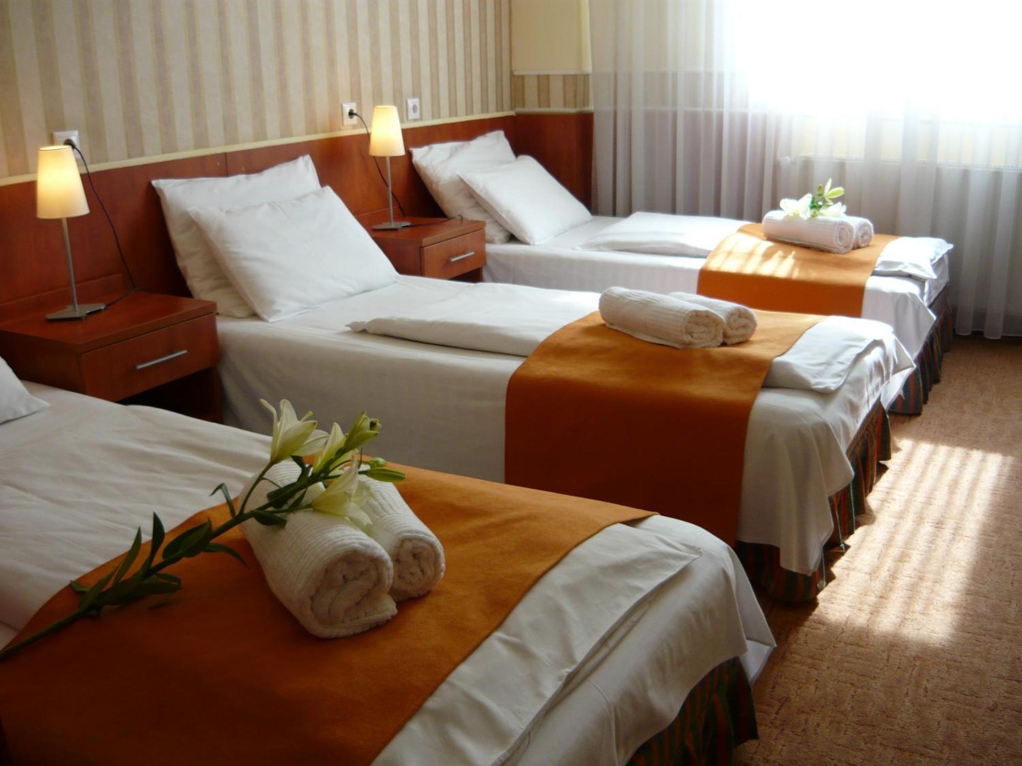 Triple Room,687752910:JPEG