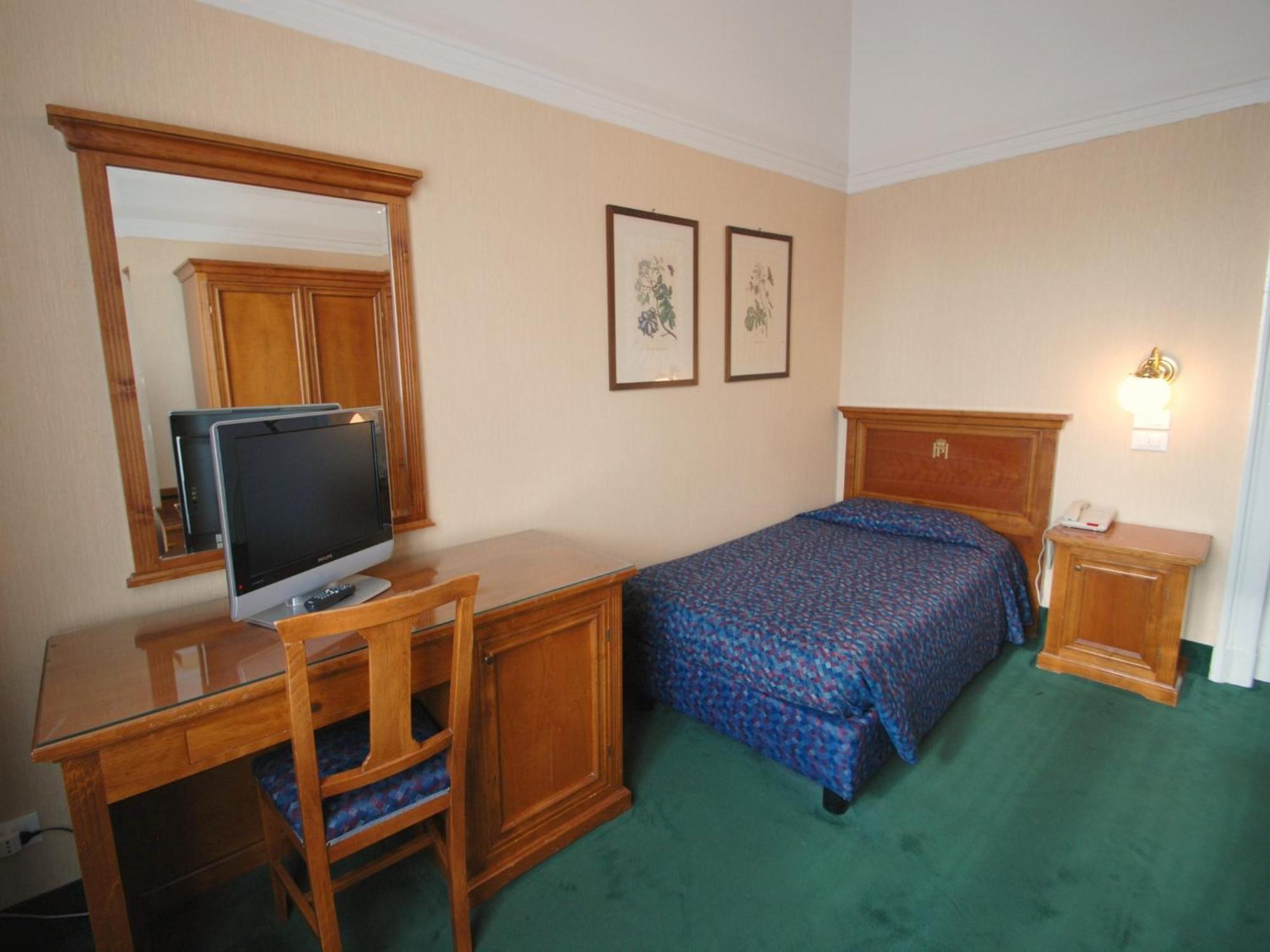 Economy Single Room,688029468:JPEG
