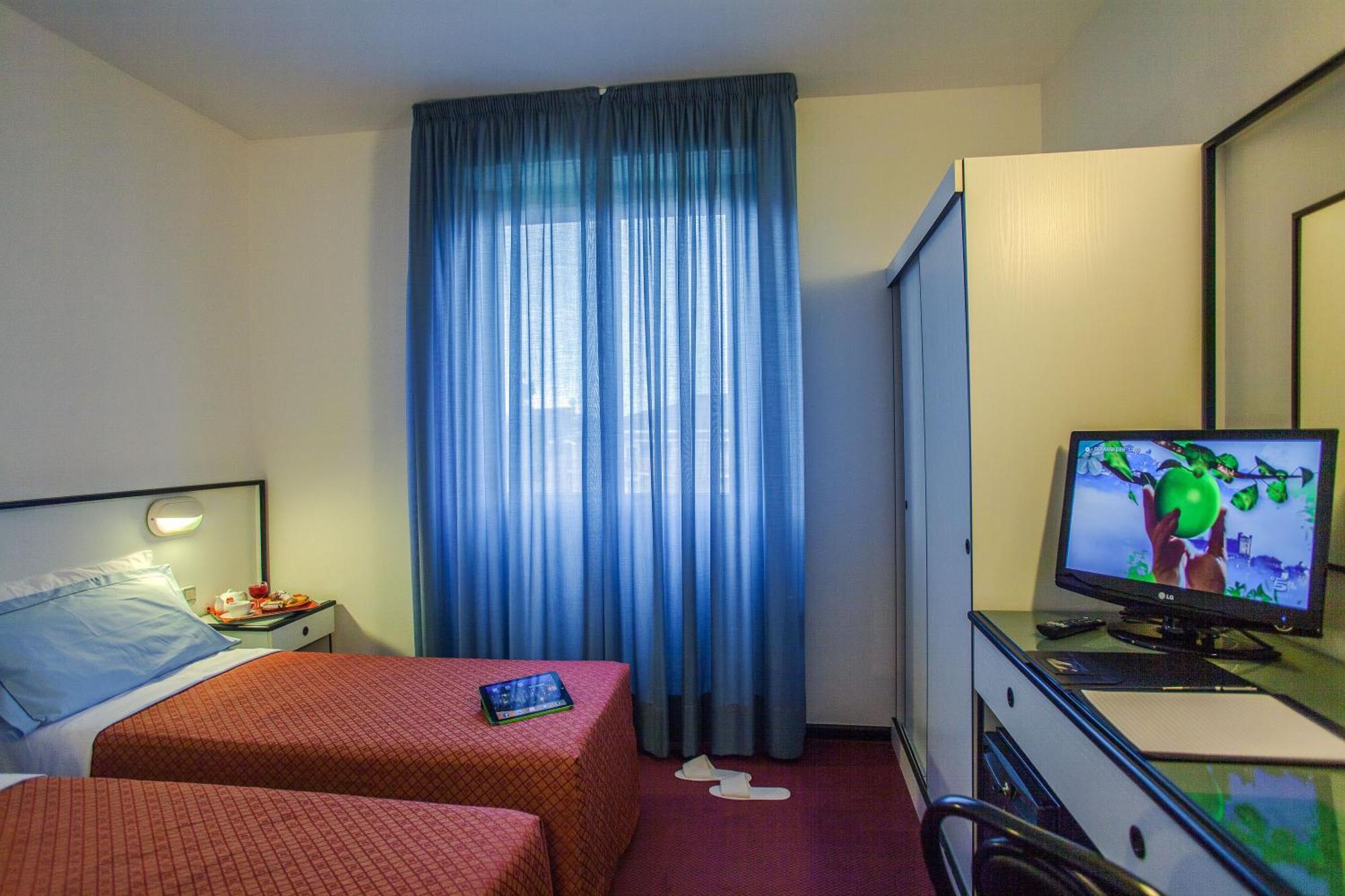 Twin Room Private Bathroom