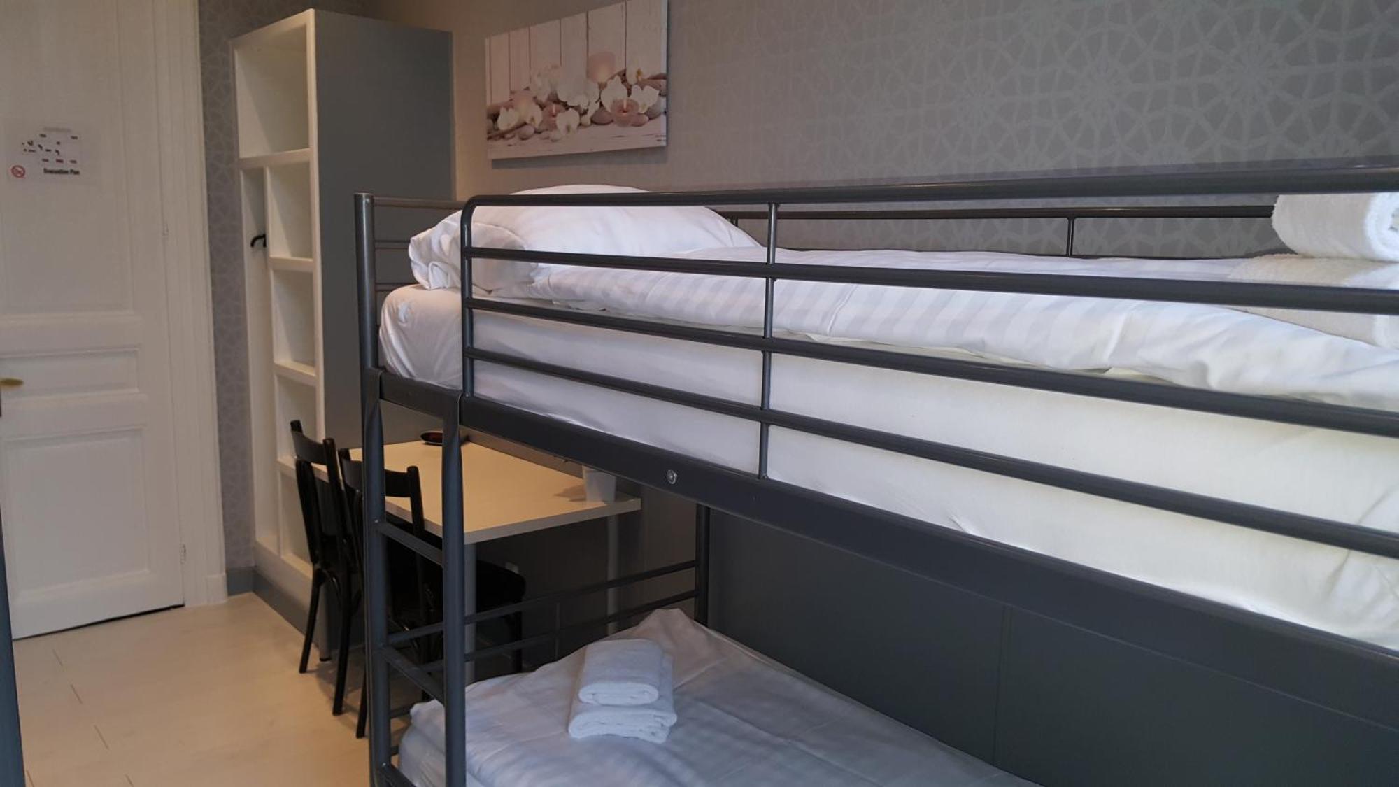 Quadruple Room Bunk Beds,688374420:JPEG