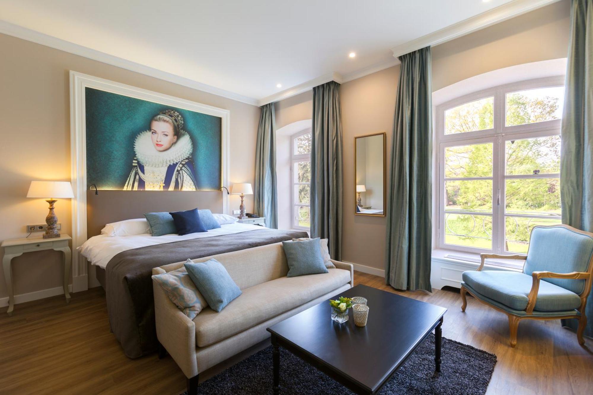 Luxurious Castle Room