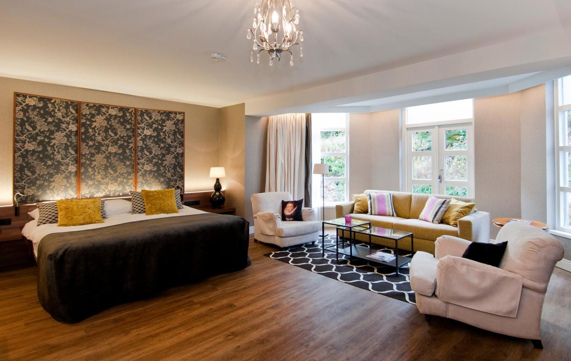 Deluxe King Suite,227583476:JPEG