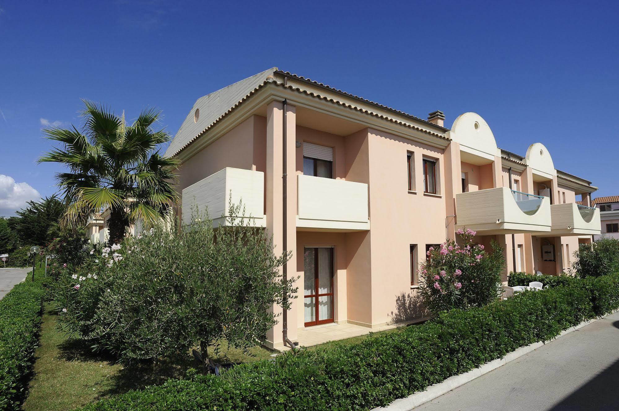 Two-Bedroom Apartment,688440042:JPEG