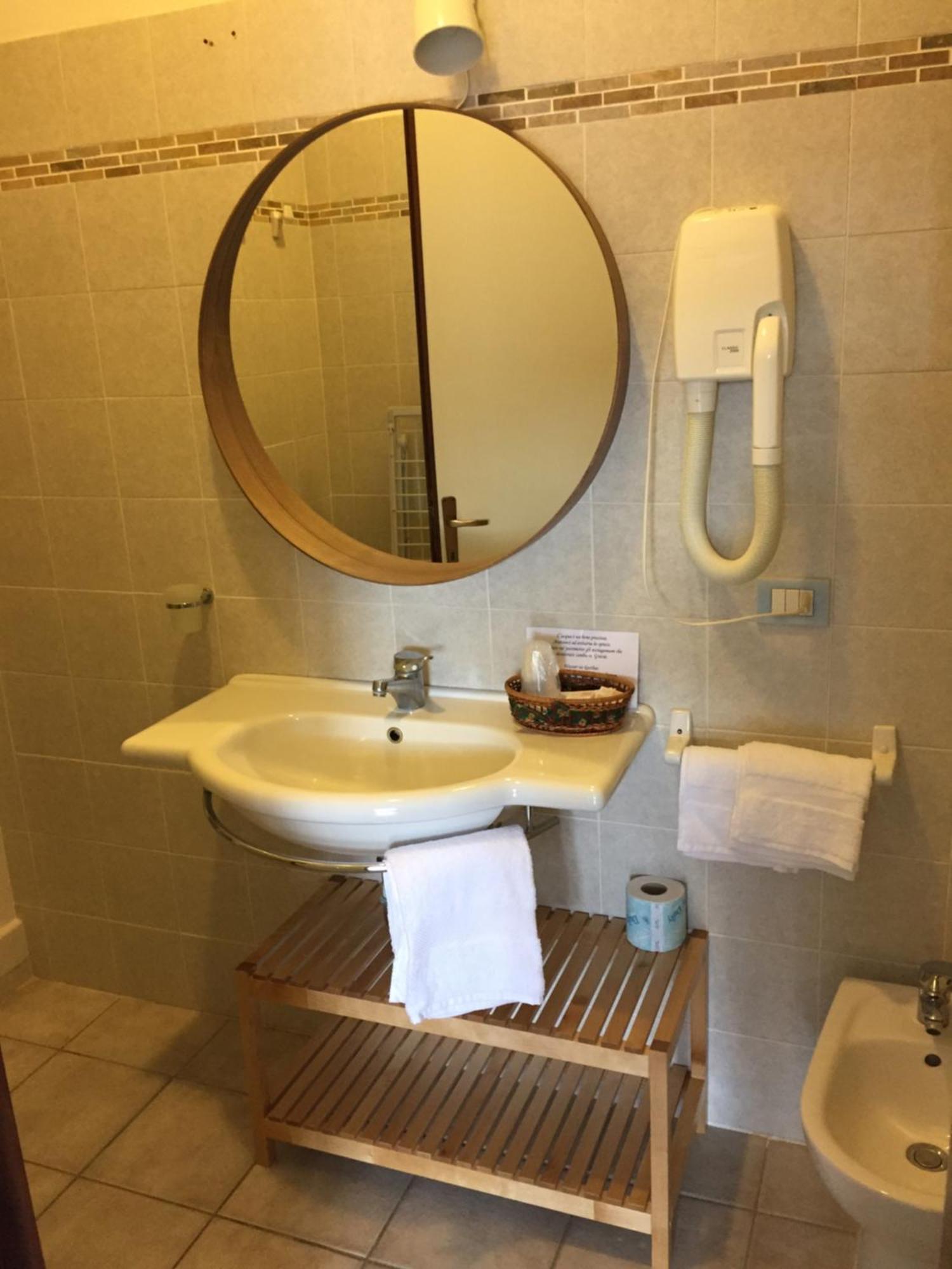 Double or Twin Room,688450707:JPEG