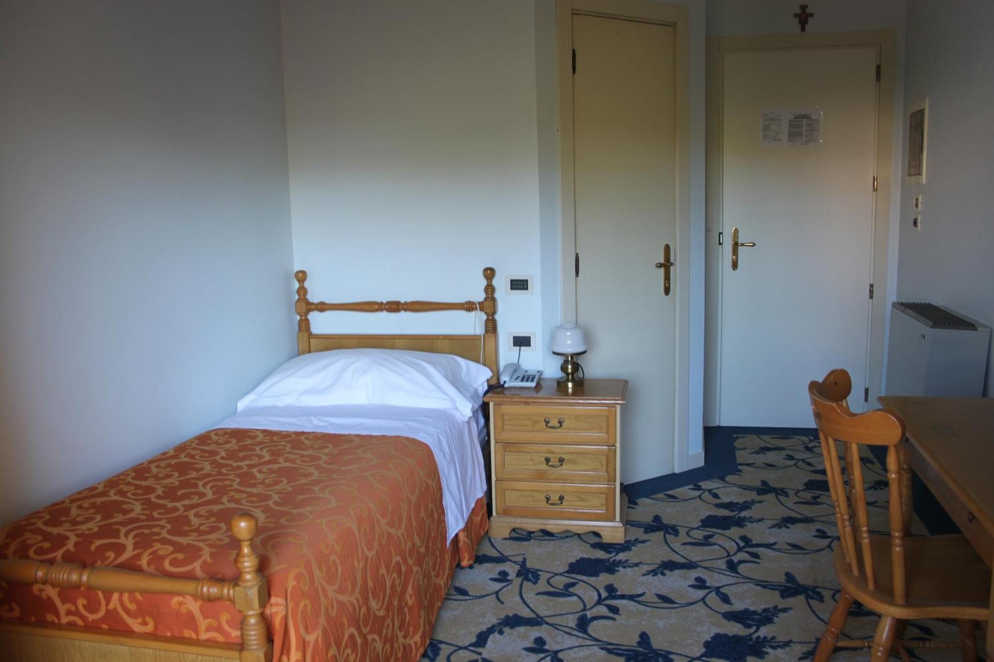 Single Room,1584659420:JPEG
