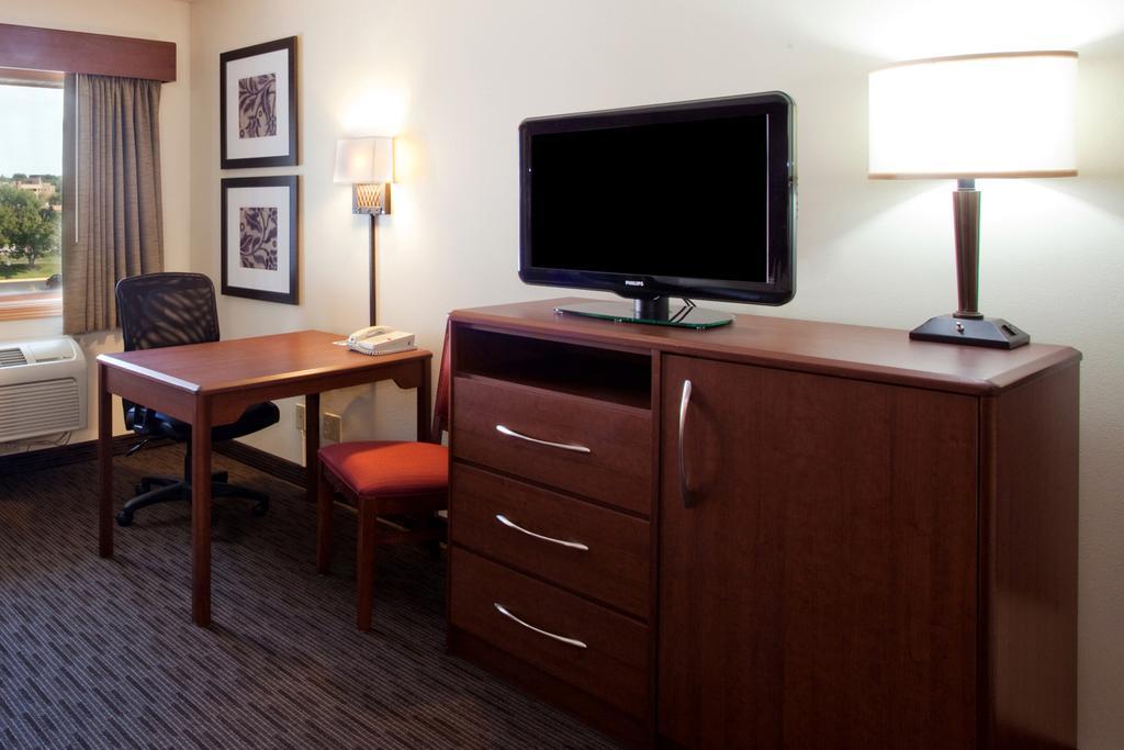 Executive King Suite - Non-Smoking