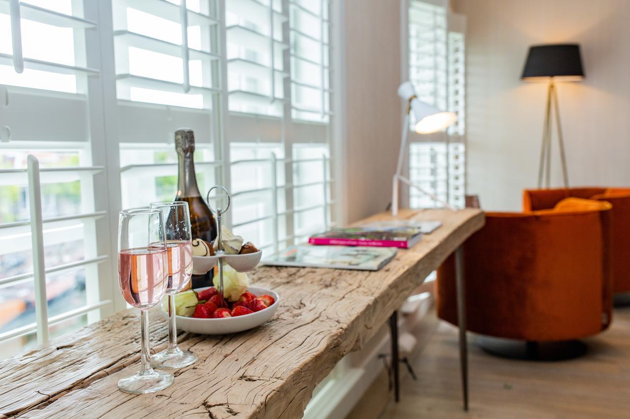 Suite kitchenette harbour view