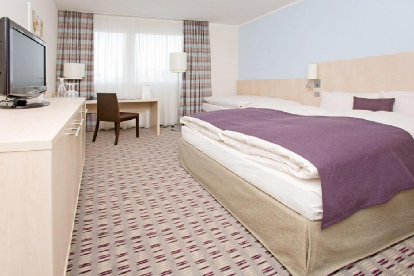 Triple Room,689379699:JPEG