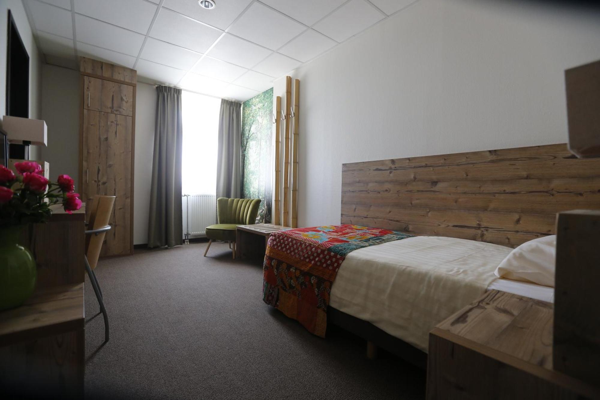 Standard Single Room,689859651:JPEG