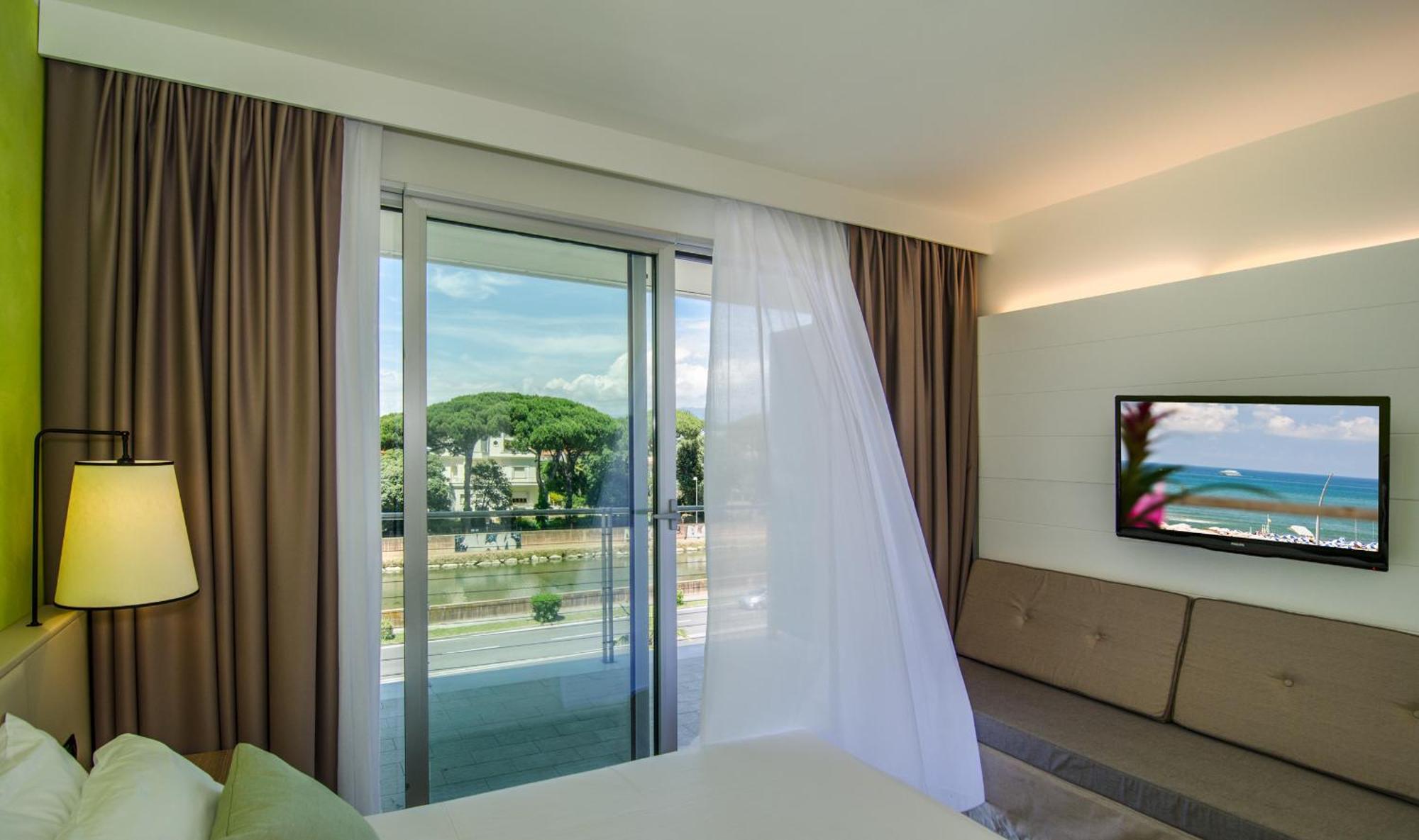 Standard Double or Twin Room,1279705414:JPEG