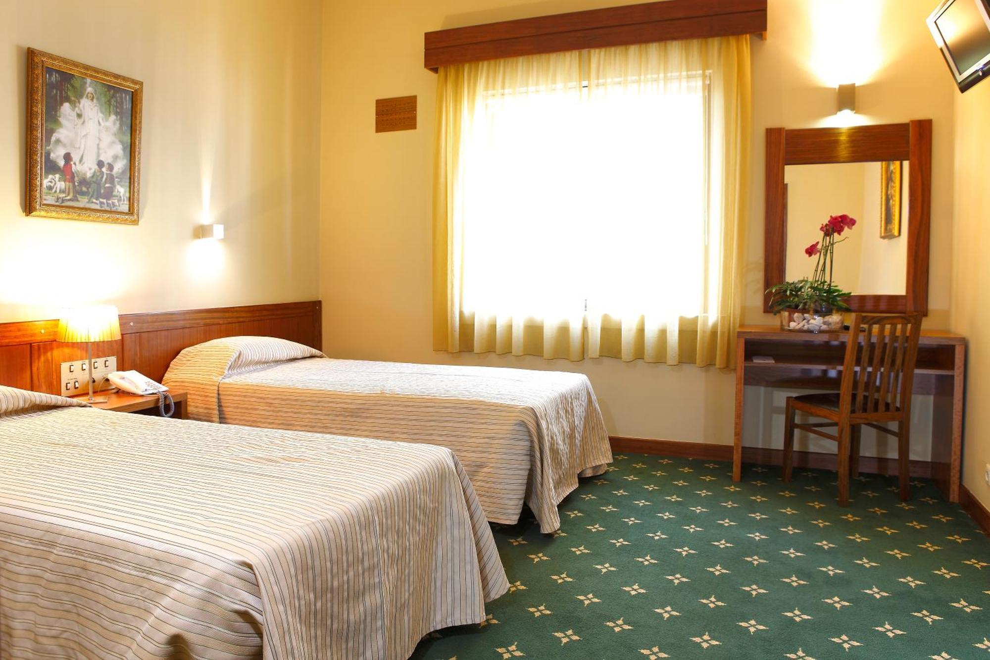 Double or Twin Room Extra Bed,690390648:JPEG