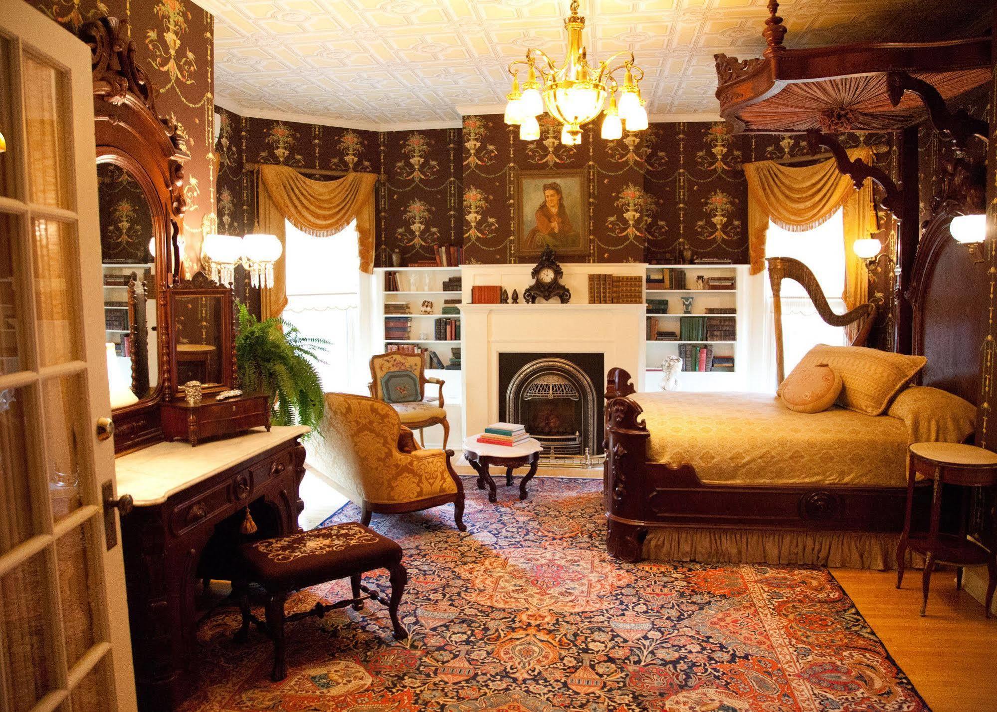 Queen Suite
