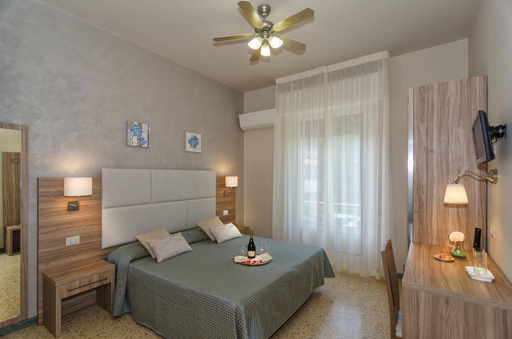 Double Room,988927333:JPEG