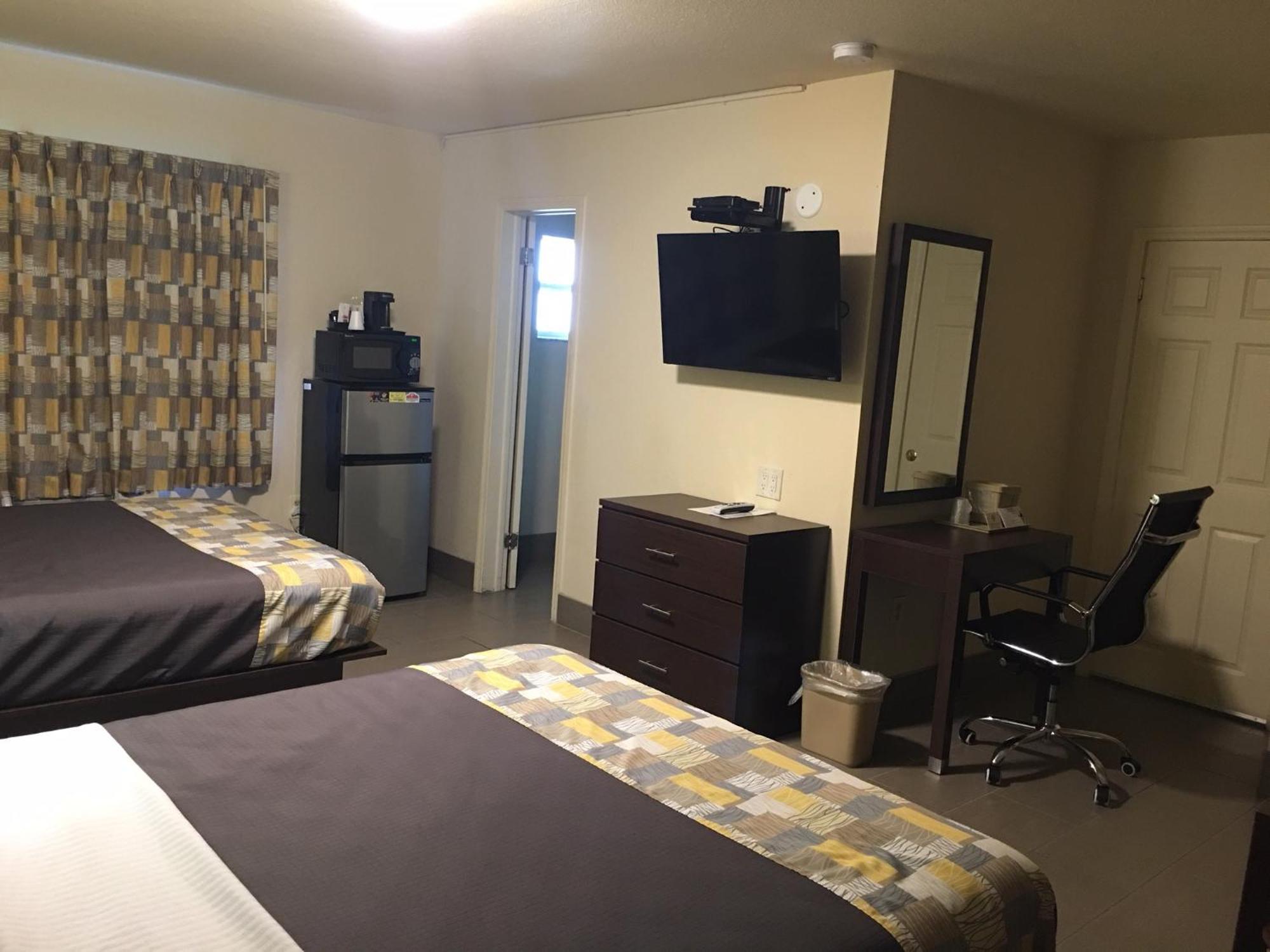 Queen Room Two Queen Beds