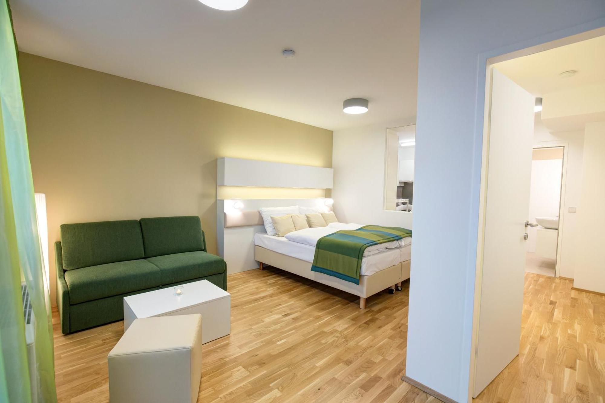 Deluxe Apartment with Balcony