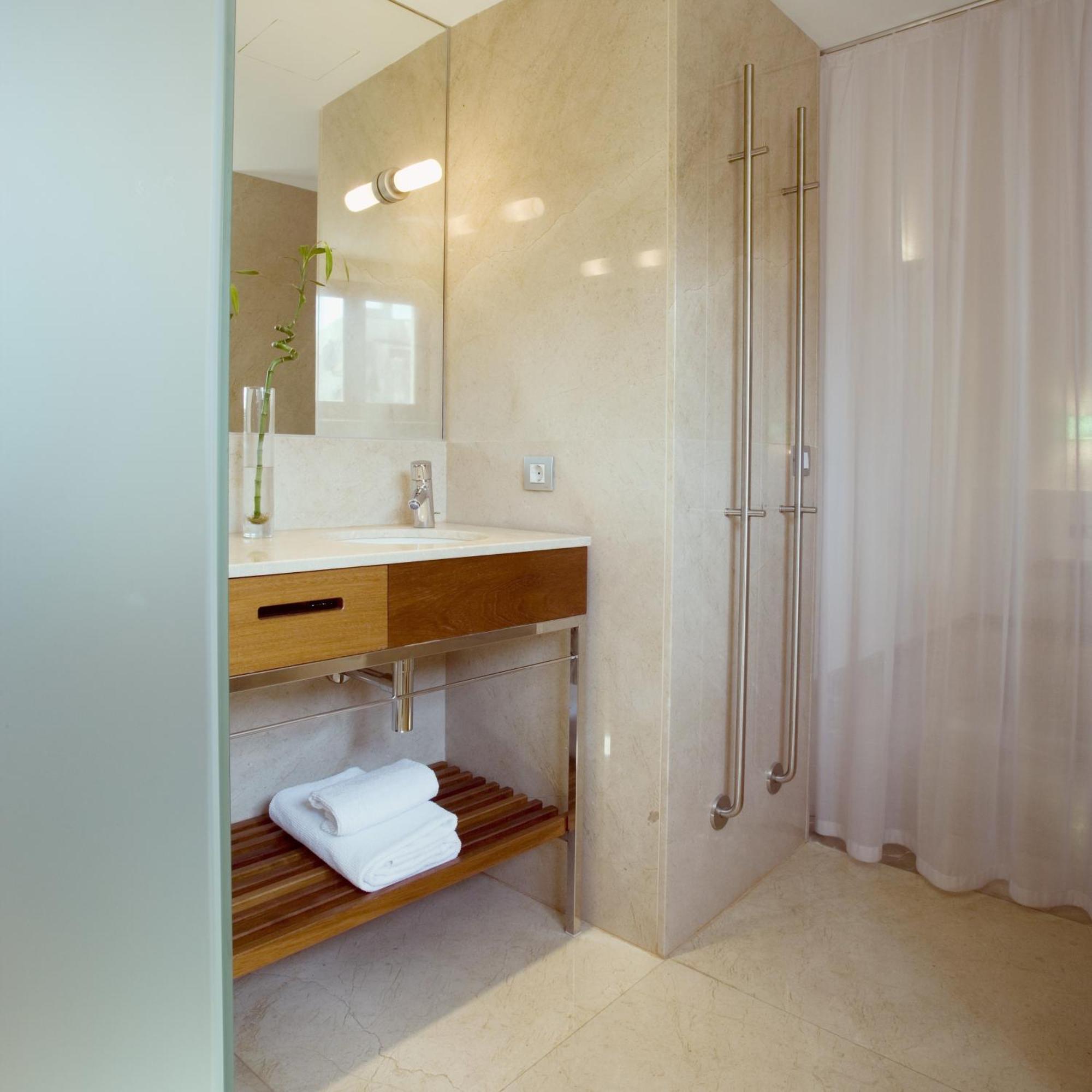 Luxury Suite with Terrace,654733350:JPEG