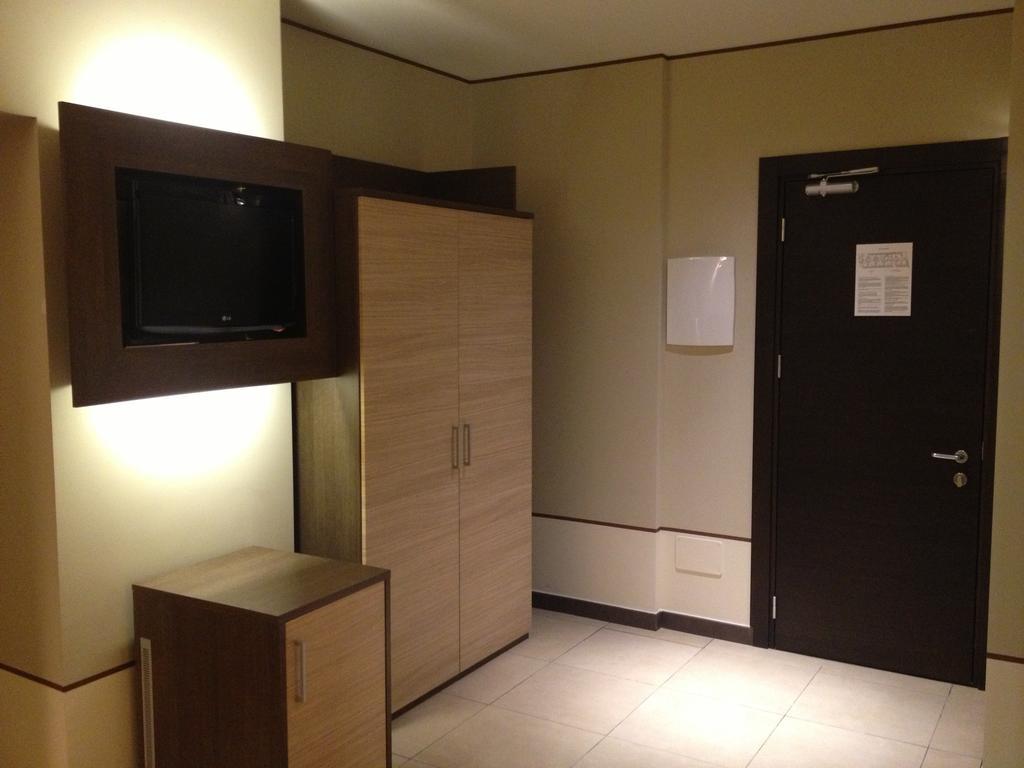 Standard Triple Room Balcony,69204998:JPEG