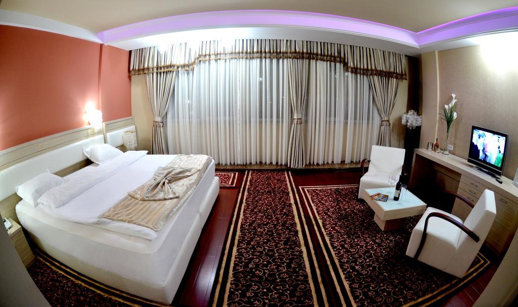 Single Room,736589866:JPEG