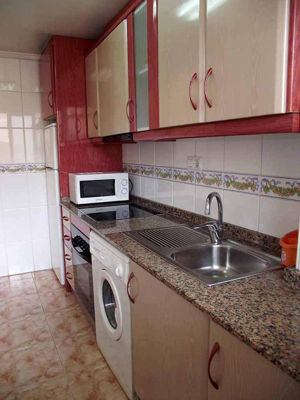 One-Bedroom Apartment,1306368805:JPEG