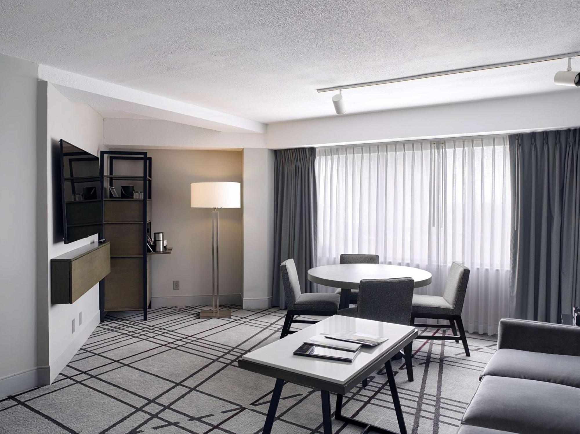 Deluxe King Room,692165760:JPEG