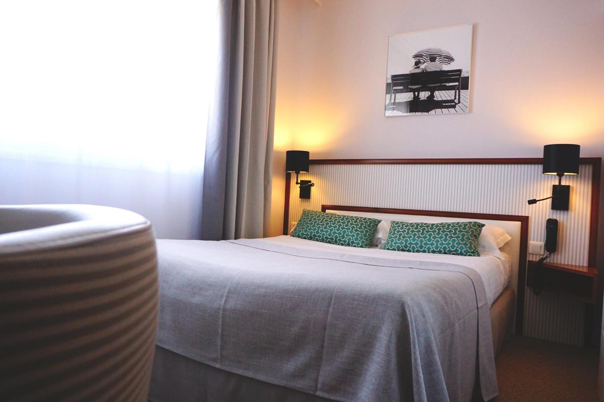 Standard Single Room,404306496:JPEG