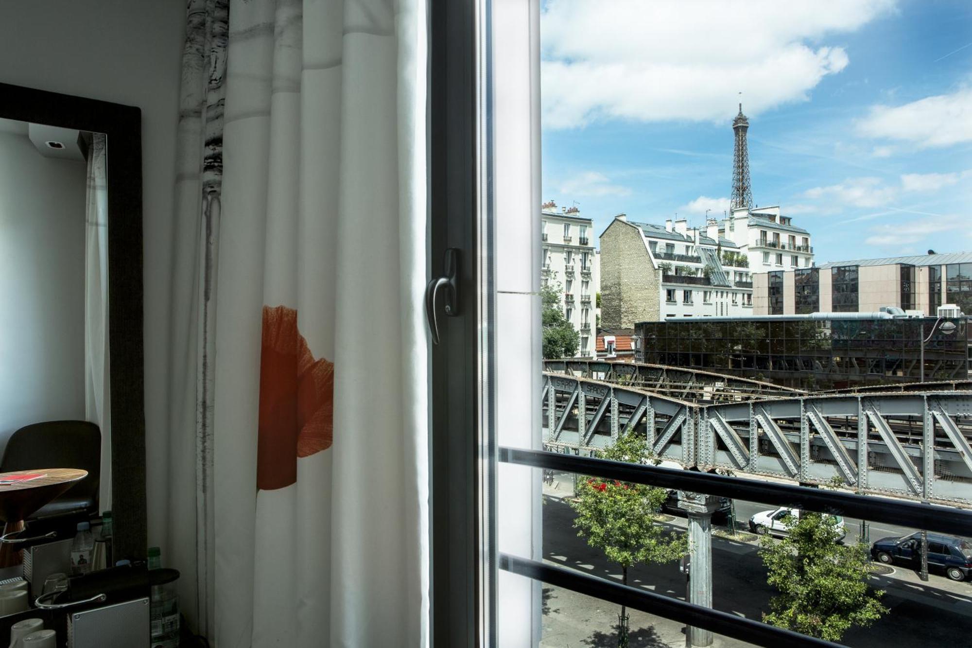 Privilege Room with Eiffel Tower View - 3rd and 4th floor,1536724645:JPEG
