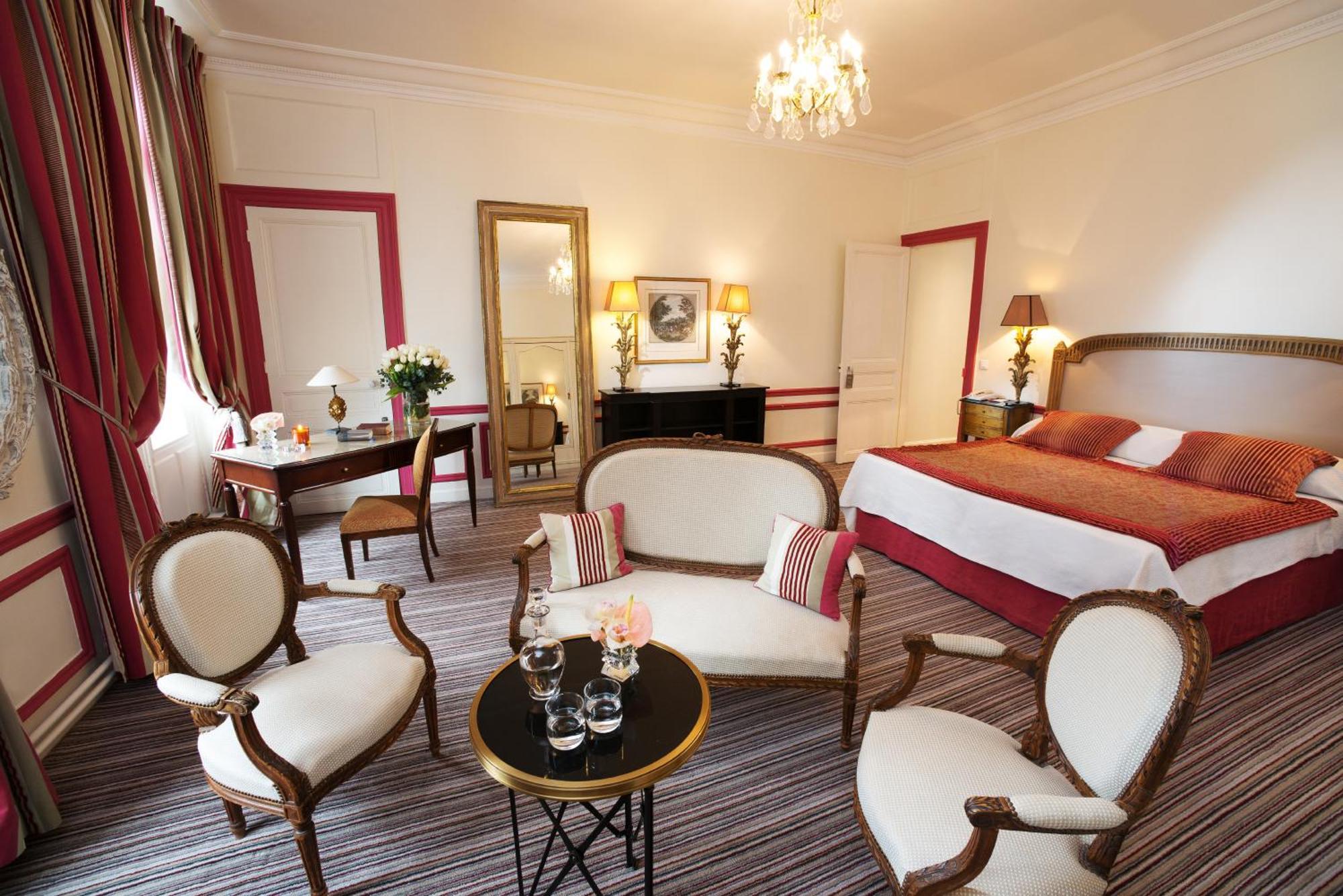 Junior suite Double ou Lits Jumeaux avec Vue Panoramique sur Paris,464308434:JPEG