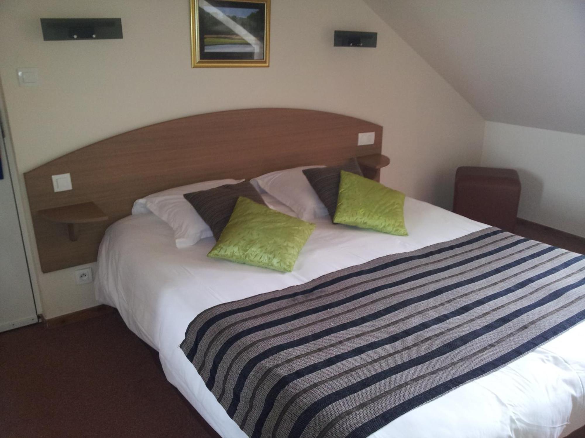 Double Room Shower overlooking Port Rhu