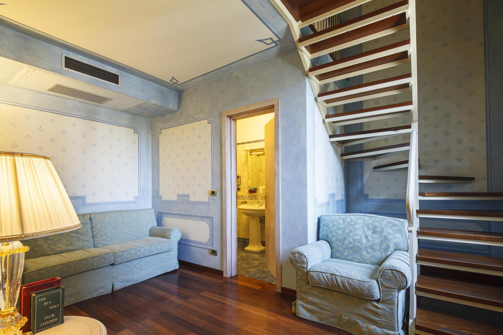 Junior Suite,1499390080:JPEG