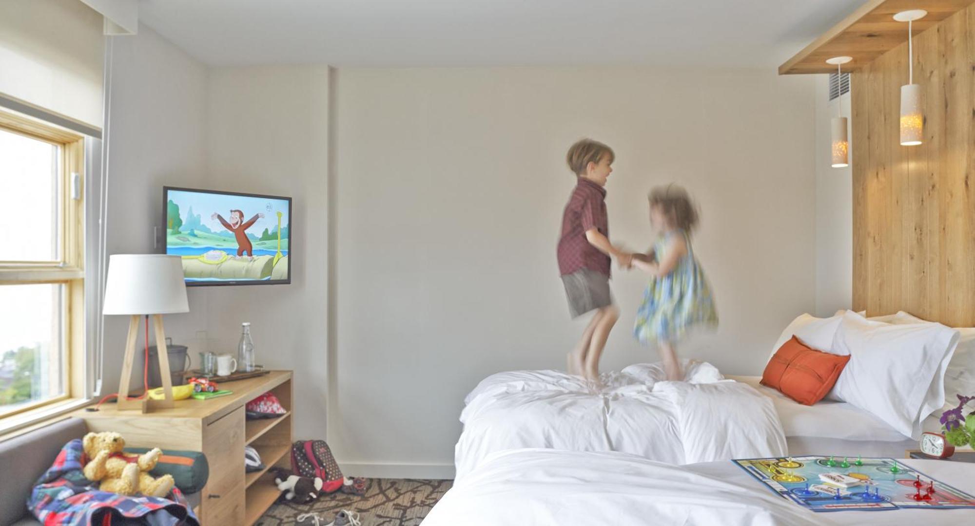 Queen and Double Room,64635373:JPEG