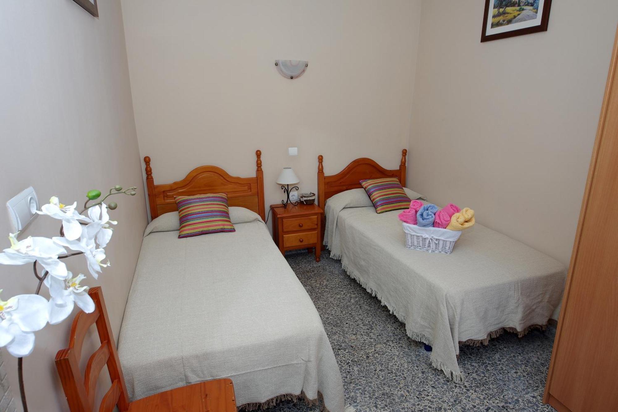 Single Room,692763528:JPEG