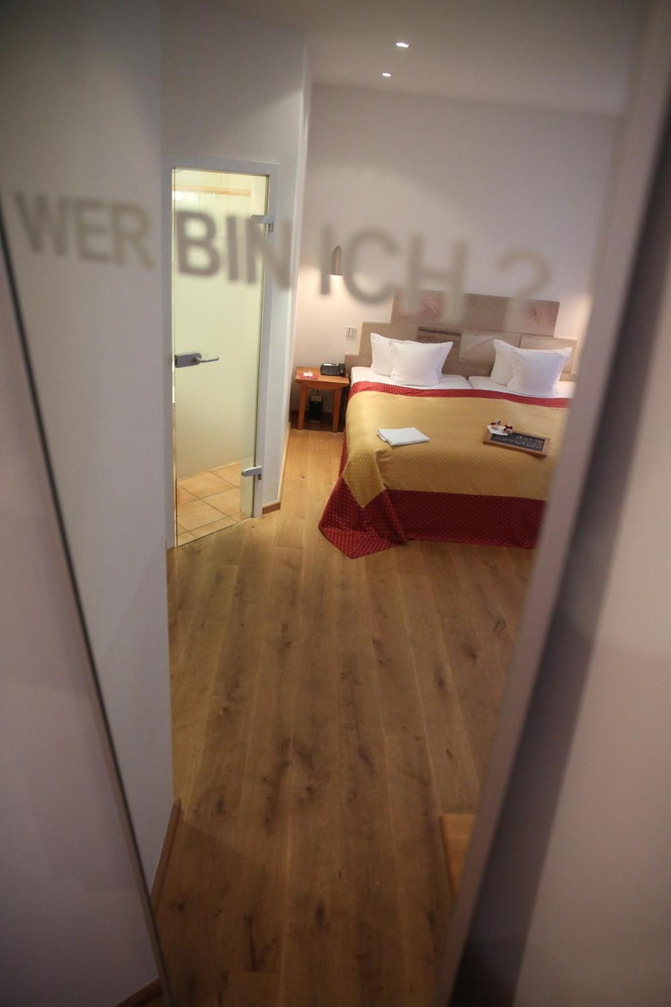 Double Room,692813715:JPEG
