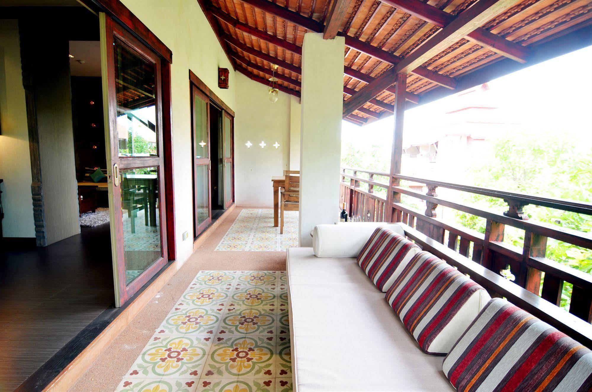Junior Suite Room Balcony