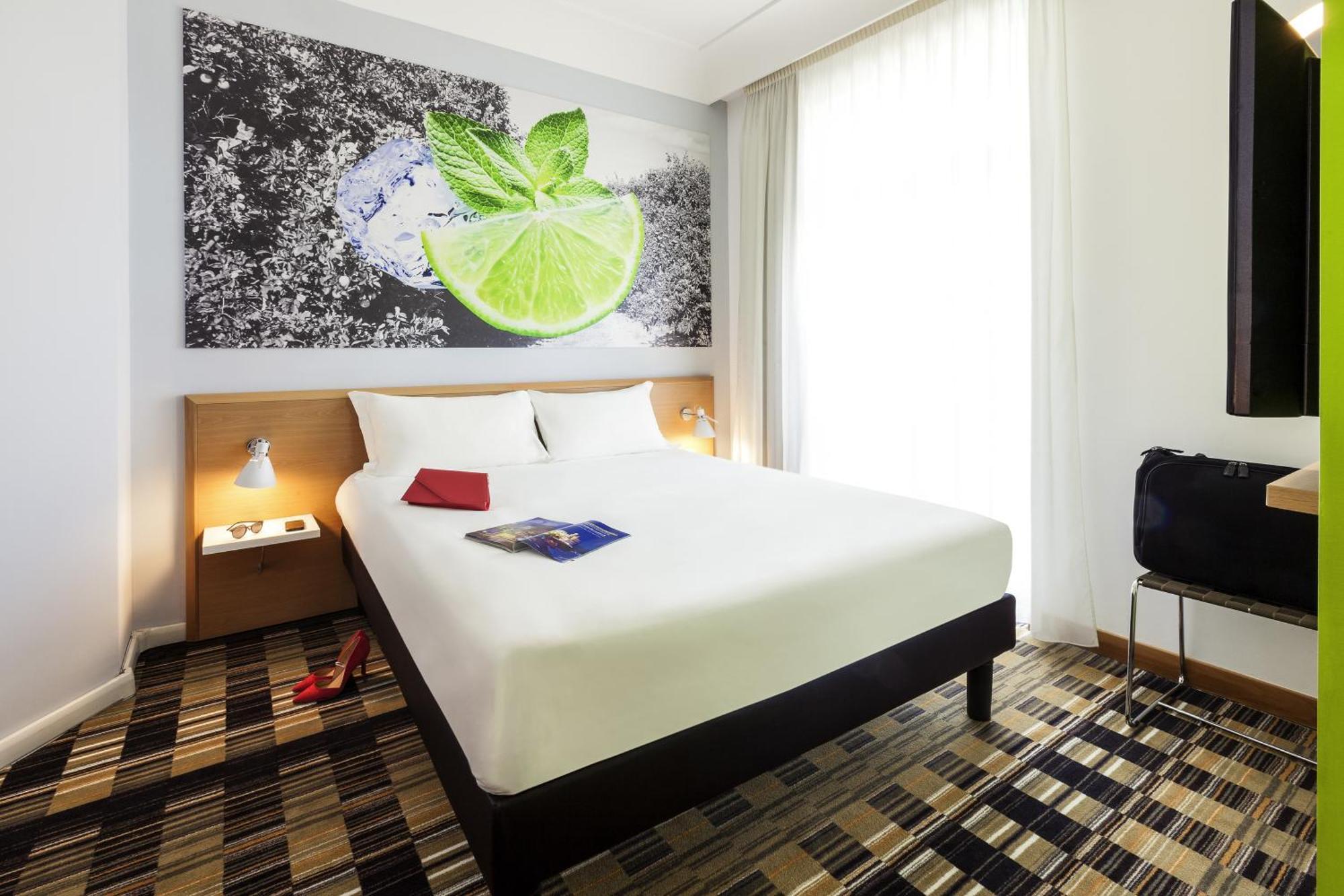 Standard Room One Double Bed One Single Bed,839765777:JPEG