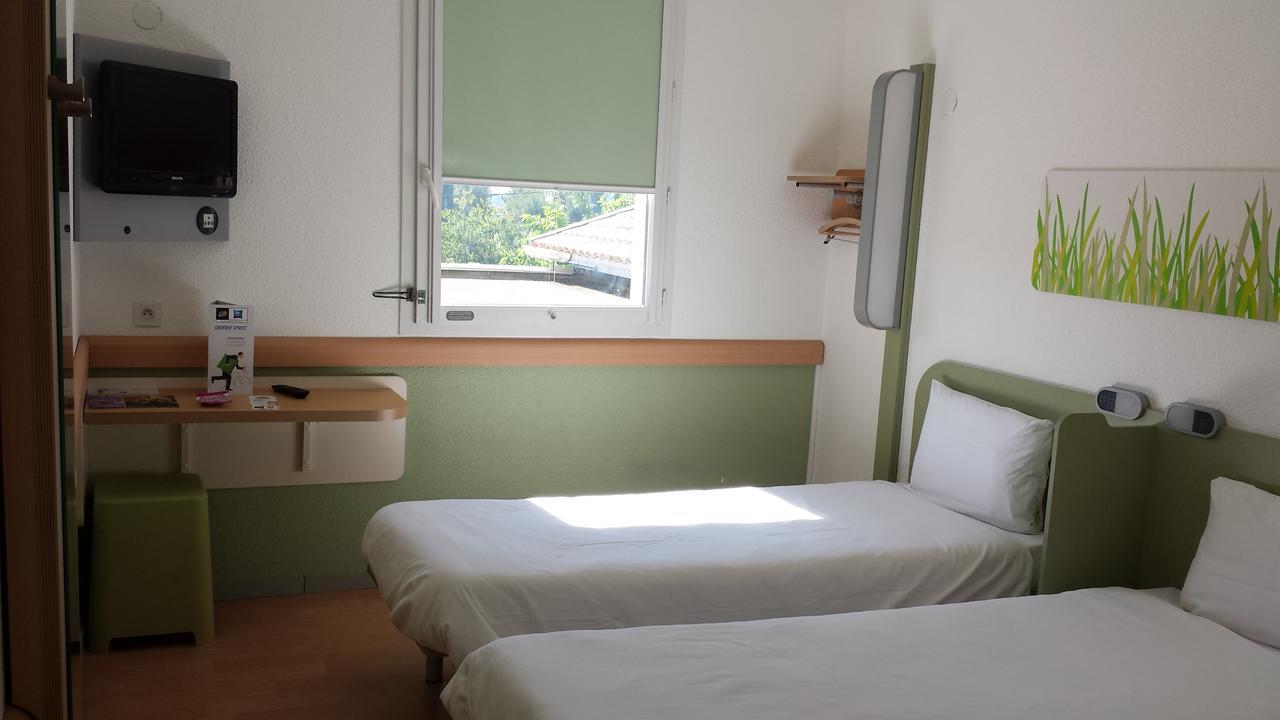 Twin Room,1704981814:JPEG