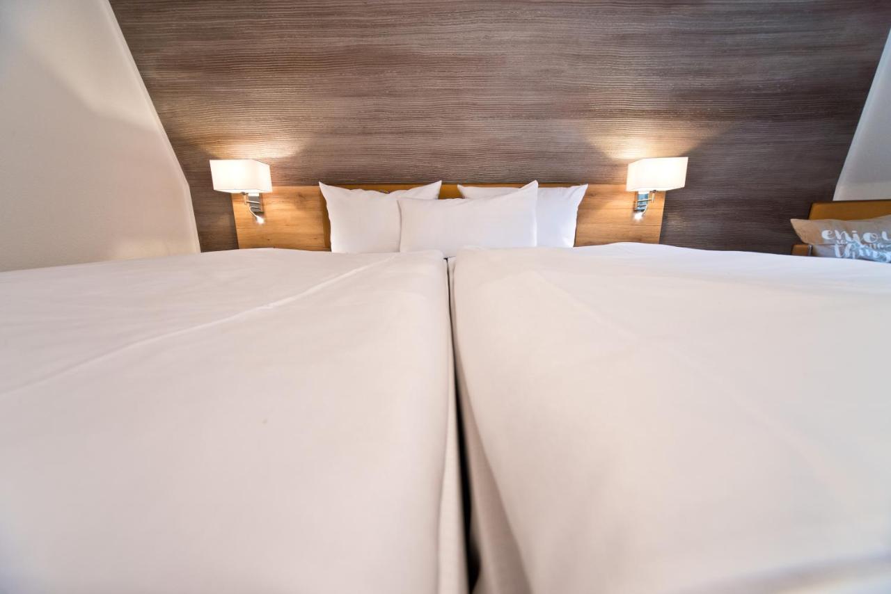 Double Room,887244130:JPEG