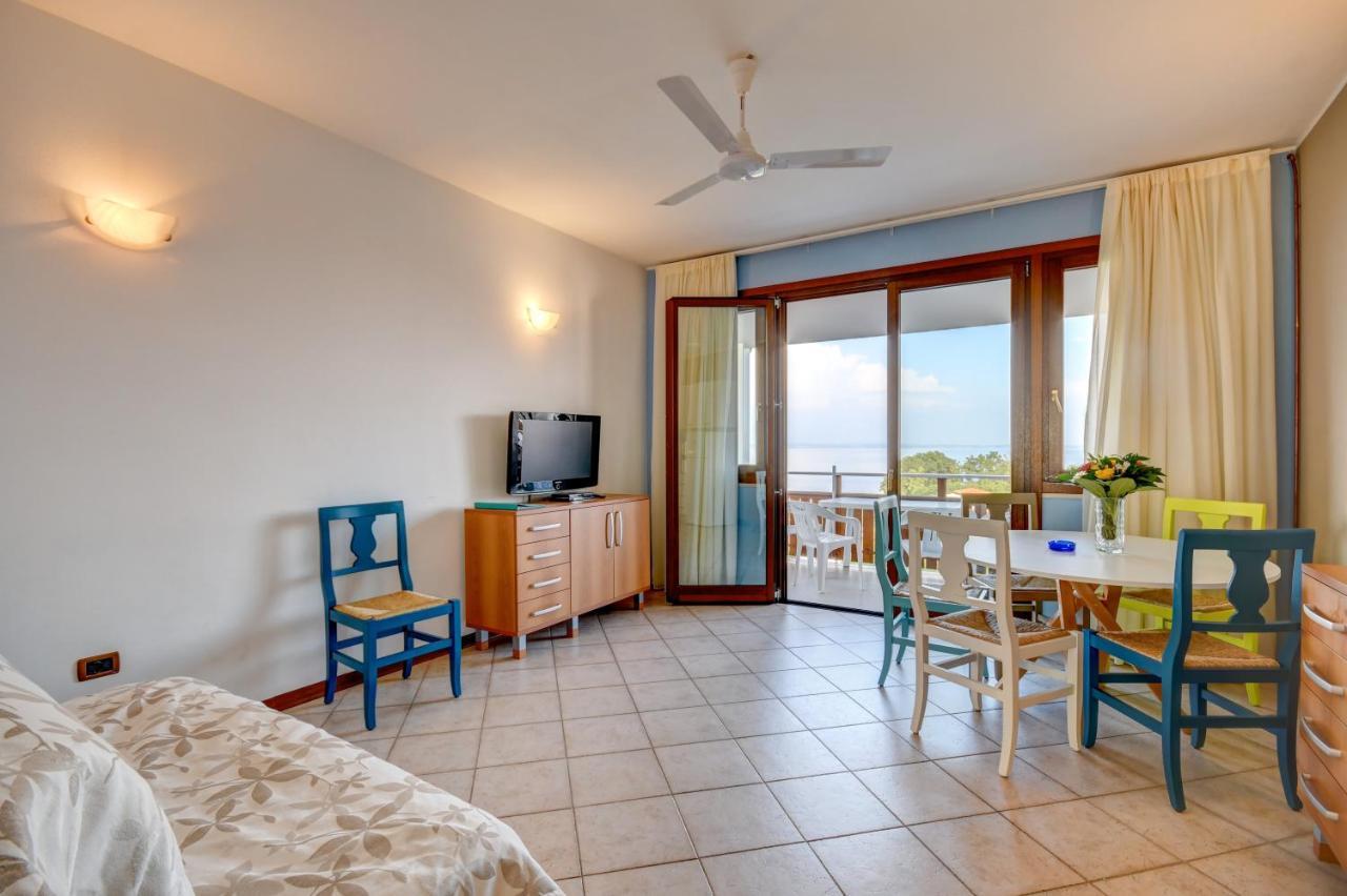 Superior One-Bedroom Apartment Balcony or Terrace