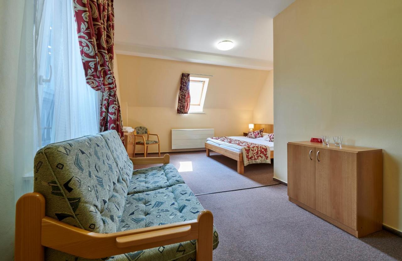 Double Room Extra Bed Attic