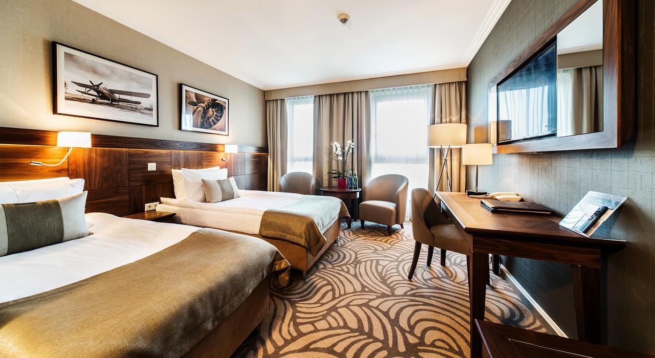 Double or Twin Room,695871120:JPEG
