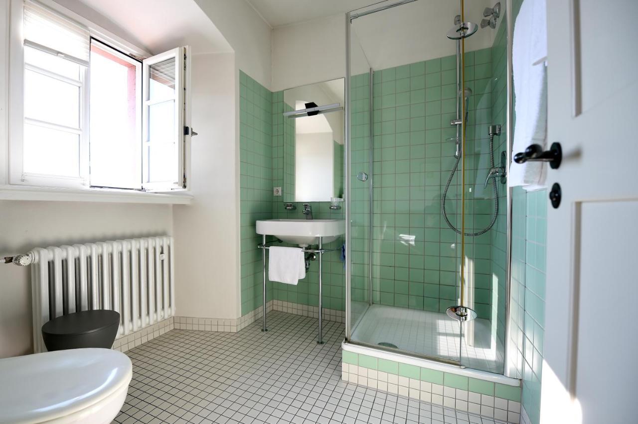 Twin Room Shower