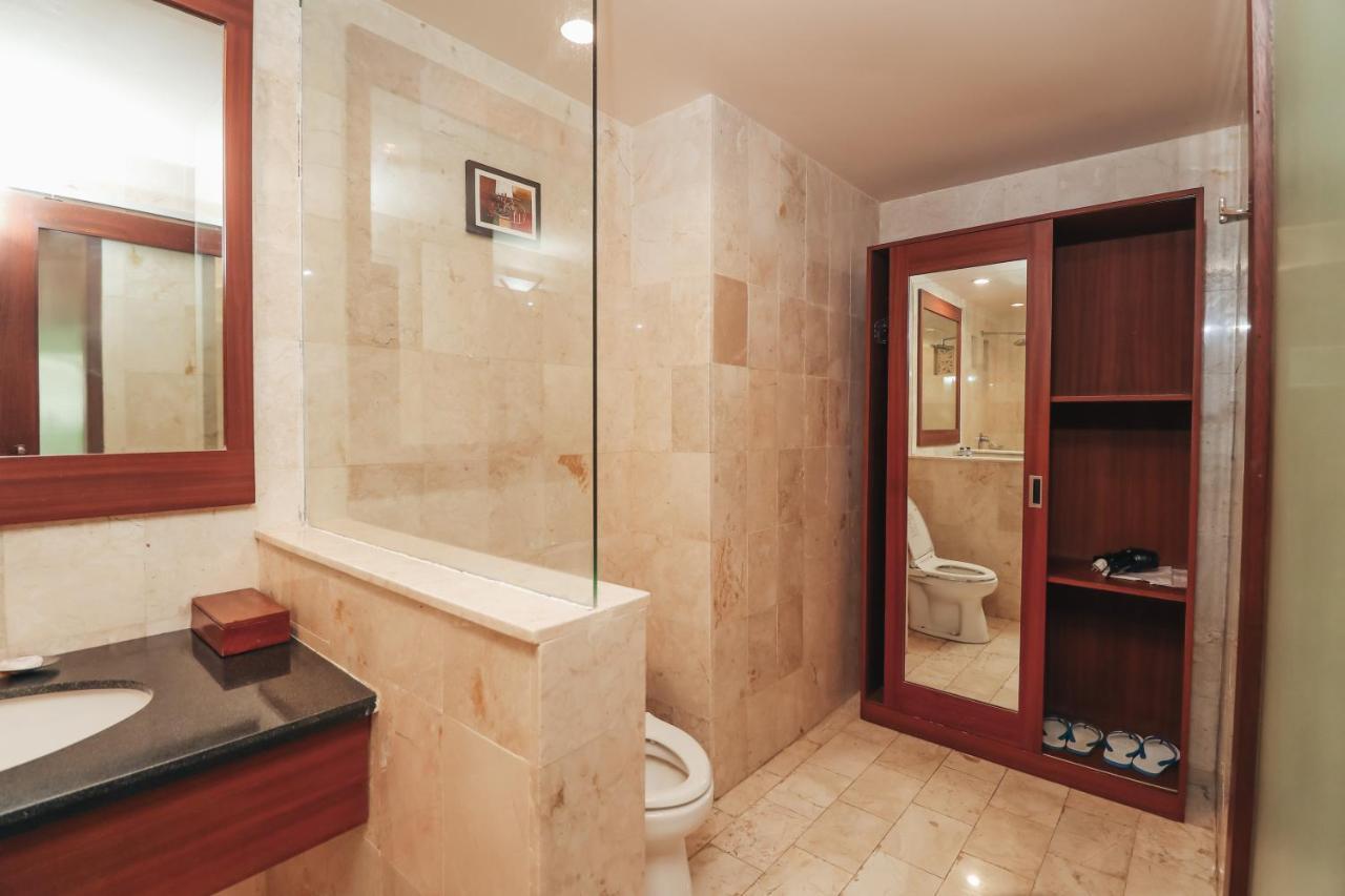 Deluxe Double Room Pool View