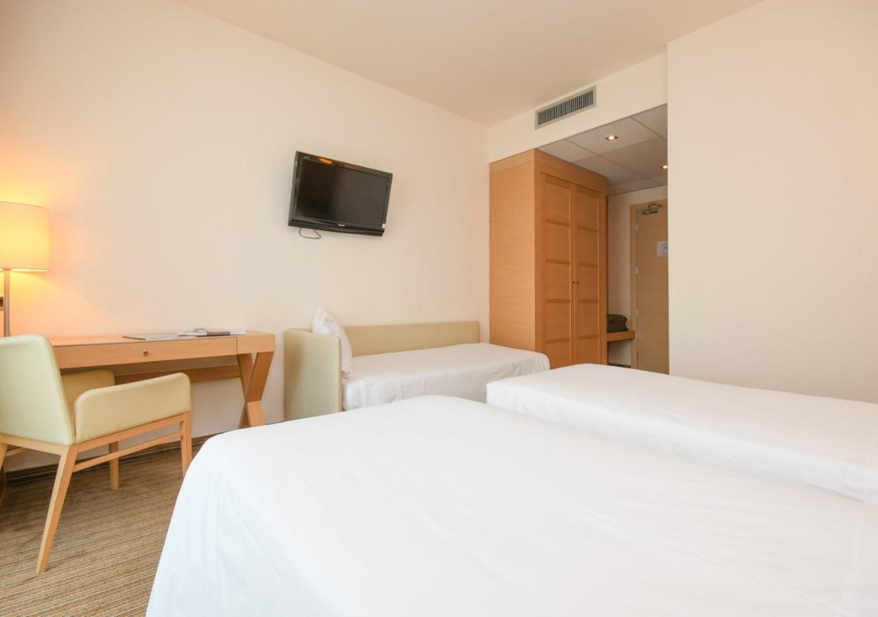 Quintuple Room