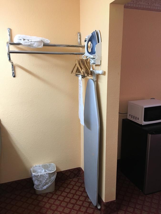 King Room Mobility or Hearing Impaired Access Non-Smoking,696955479:JPEG