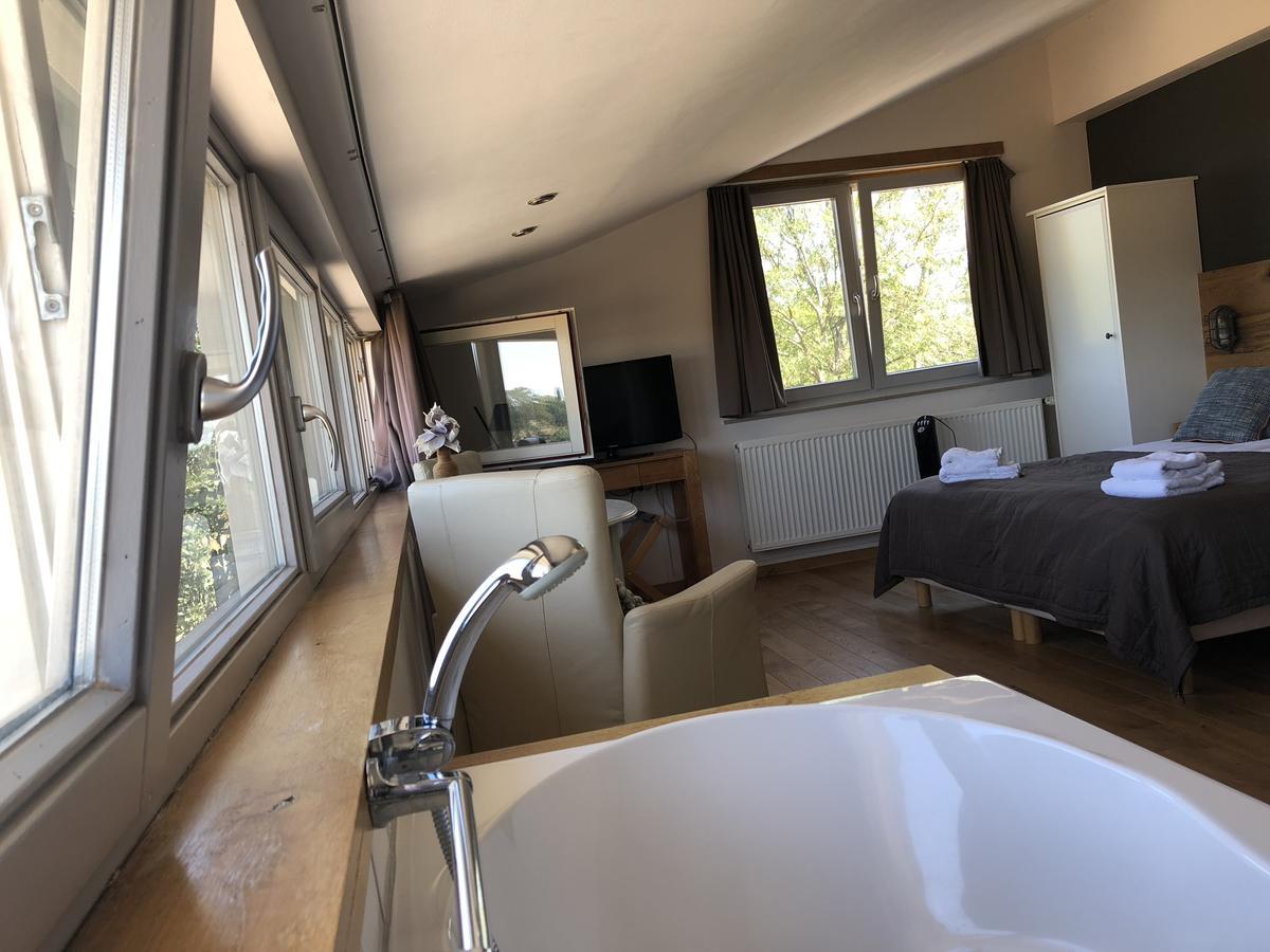Twin Room Bath