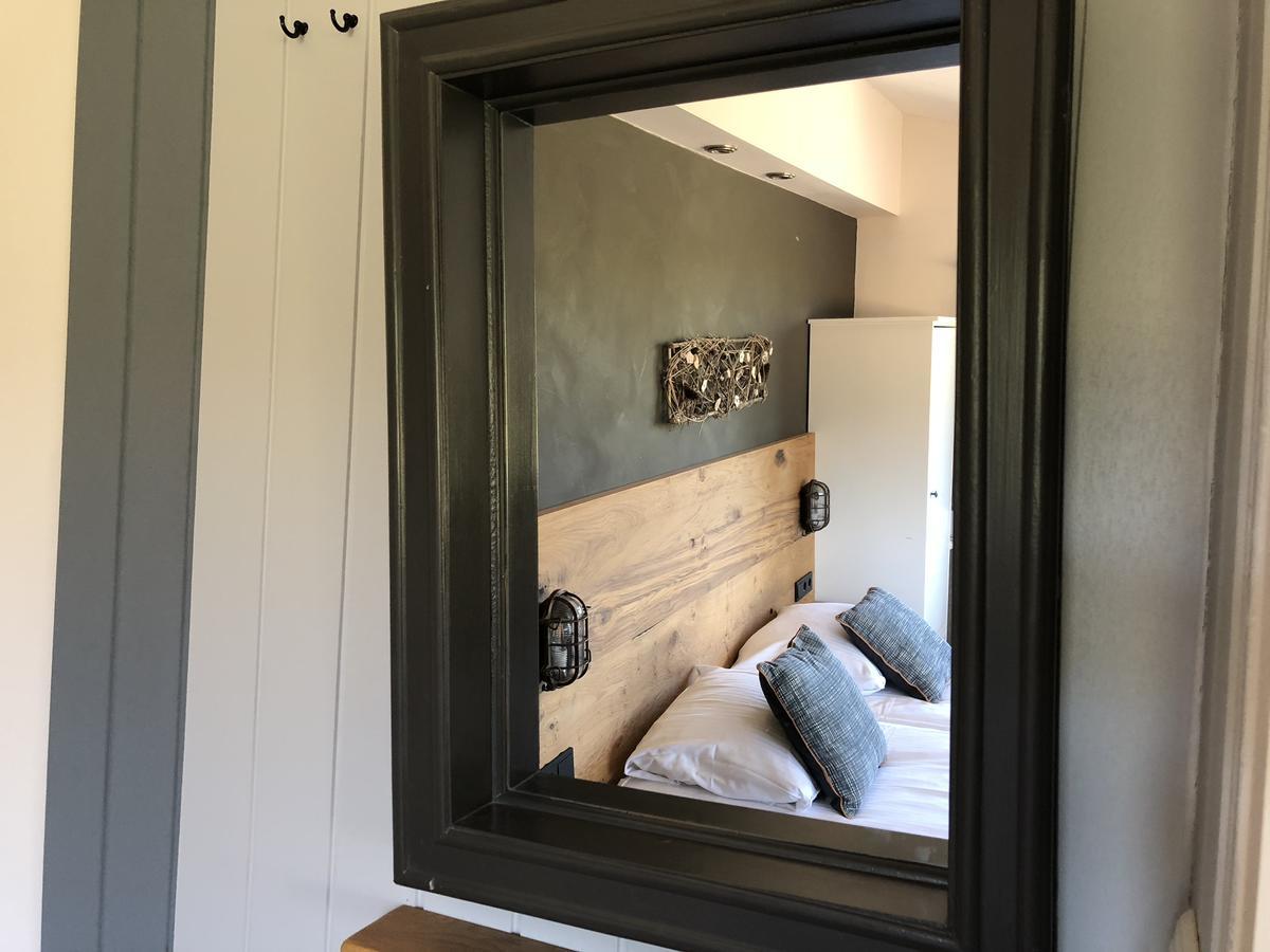 Twin Room Bath