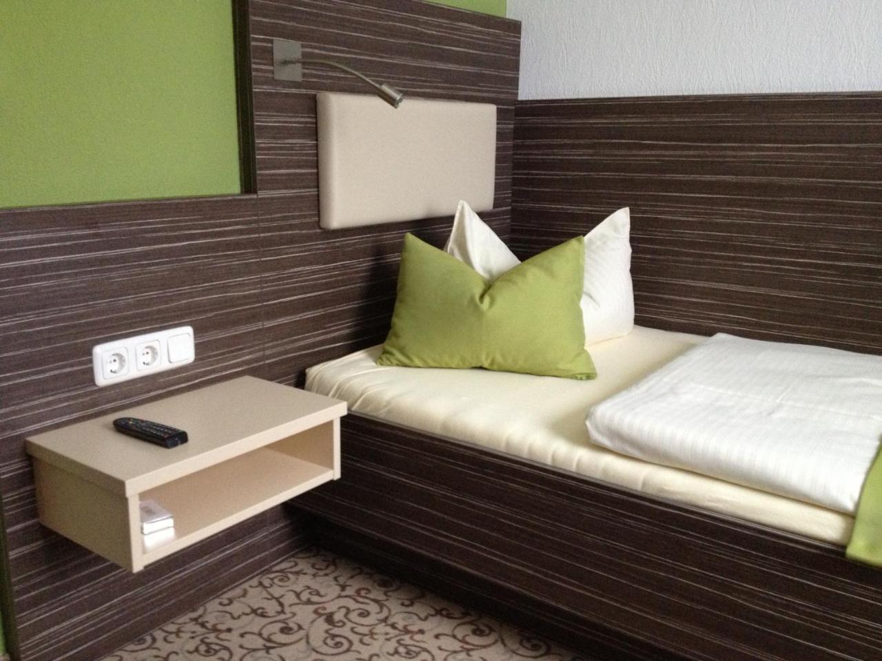 Single Room,1097252277:JPEG