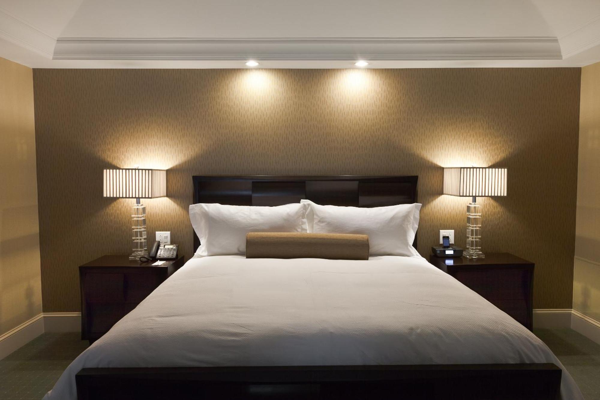 Deluxe King Suite