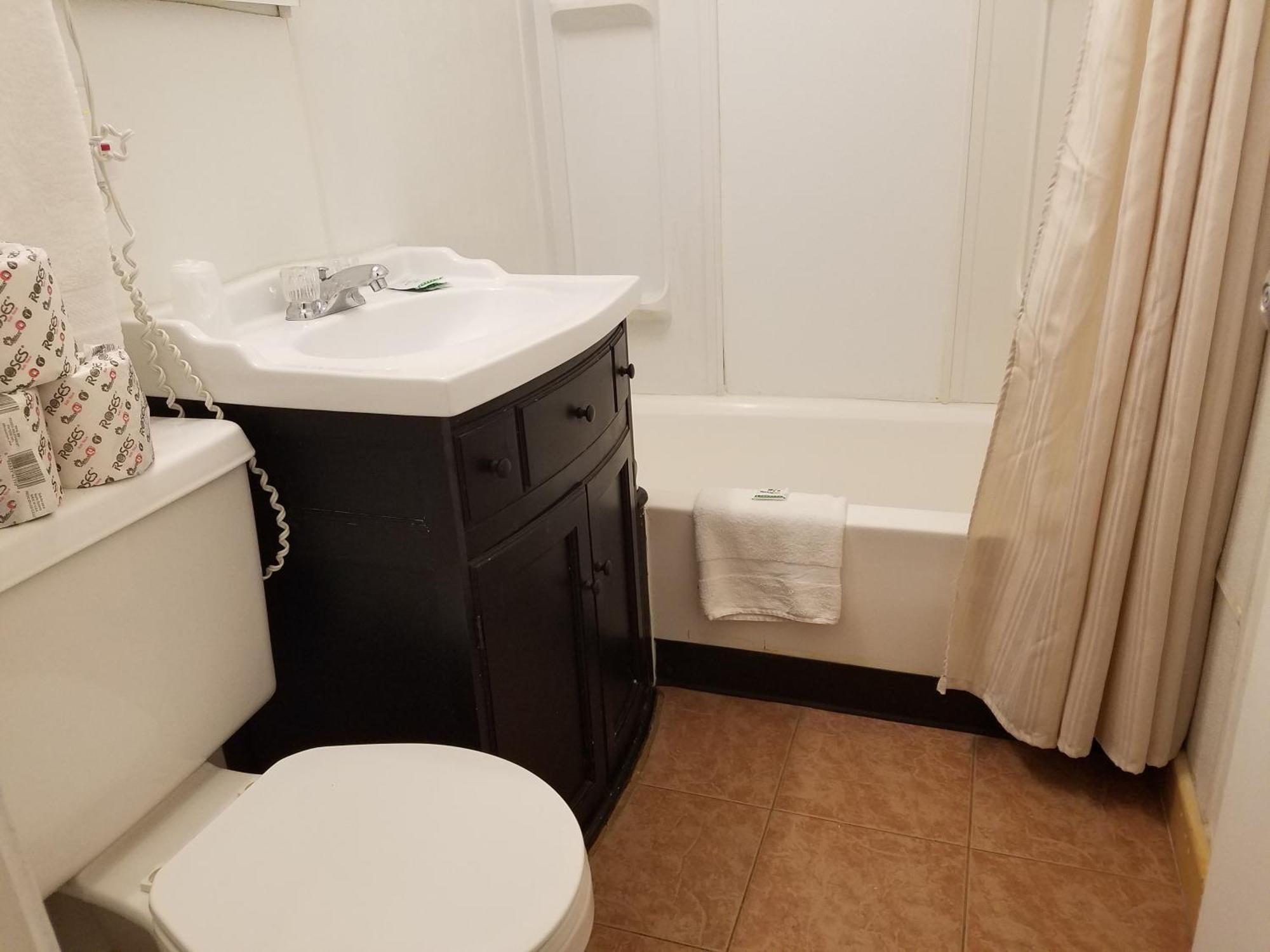 Queen Room Two Queen Beds Non-Smoking & Non-Pet Friendly